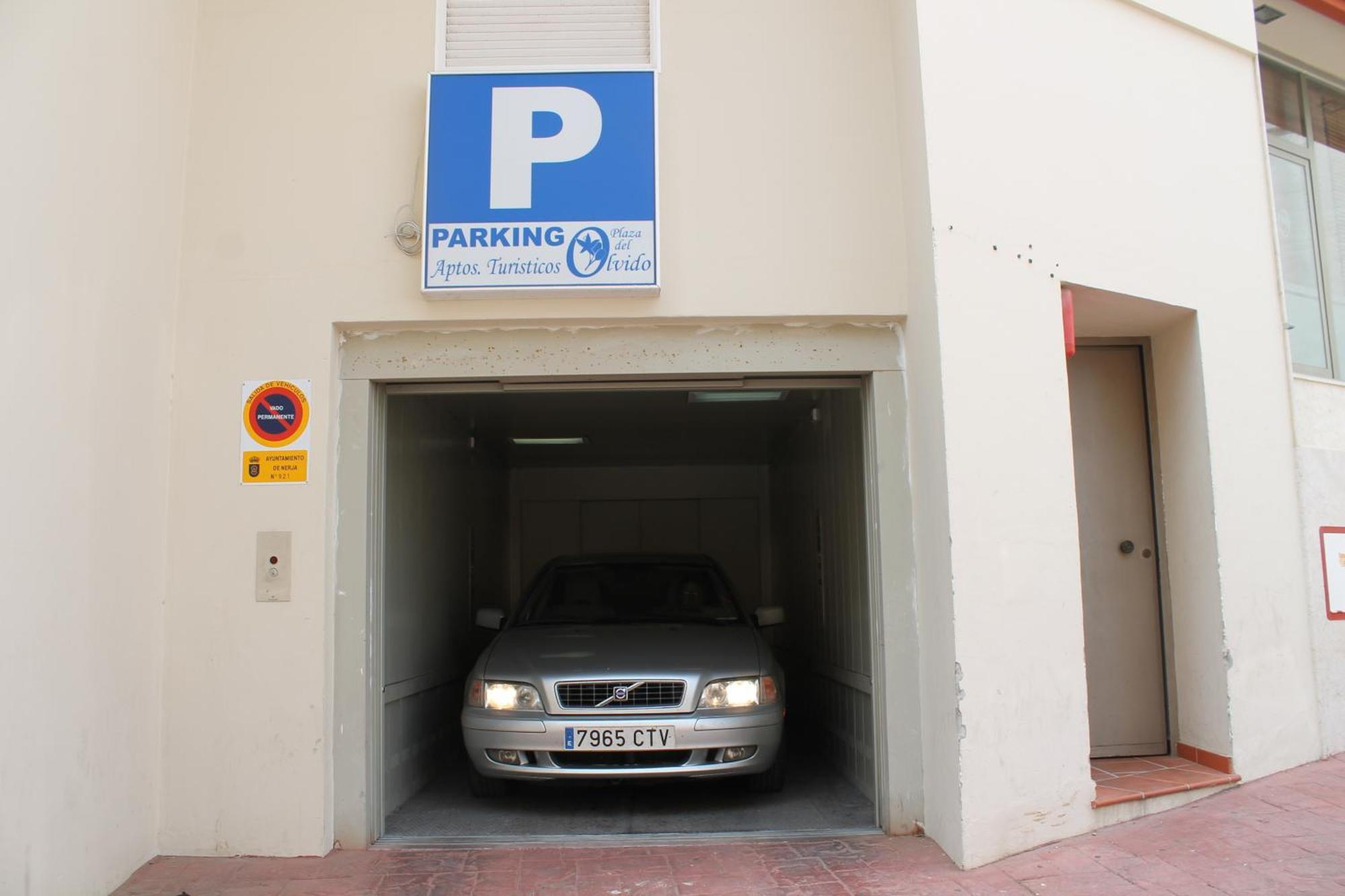Apartamentos Turisticos Plaza Del Olvido Nerja Extérieur photo