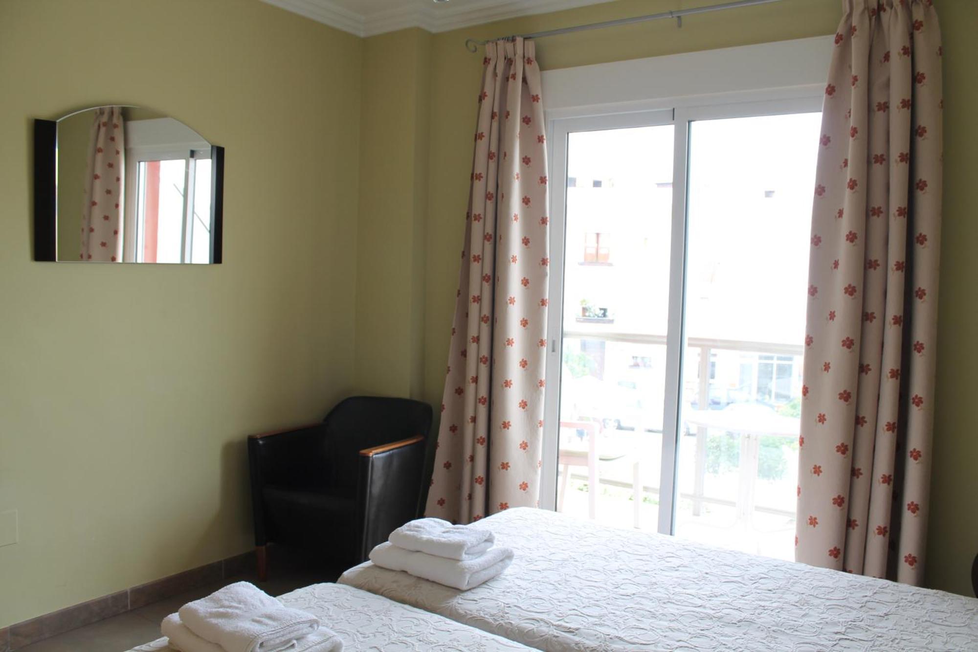 Apartamentos Turisticos Plaza Del Olvido Nerja Extérieur photo