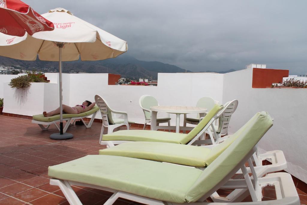 Apartamentos Turisticos Plaza Del Olvido Nerja Extérieur photo